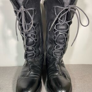 Santana Canada Black Lace-Up Women's Boots- woman’s 9